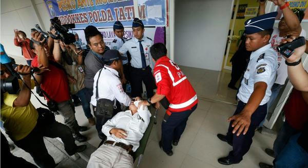 Nỗi đau xé lòng của thân nhân hành khách QZ 8501